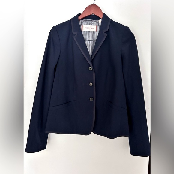 Aritzia Jackets & Blazers - Aritzia Sunday Best  navy blue blazer size 8 classic